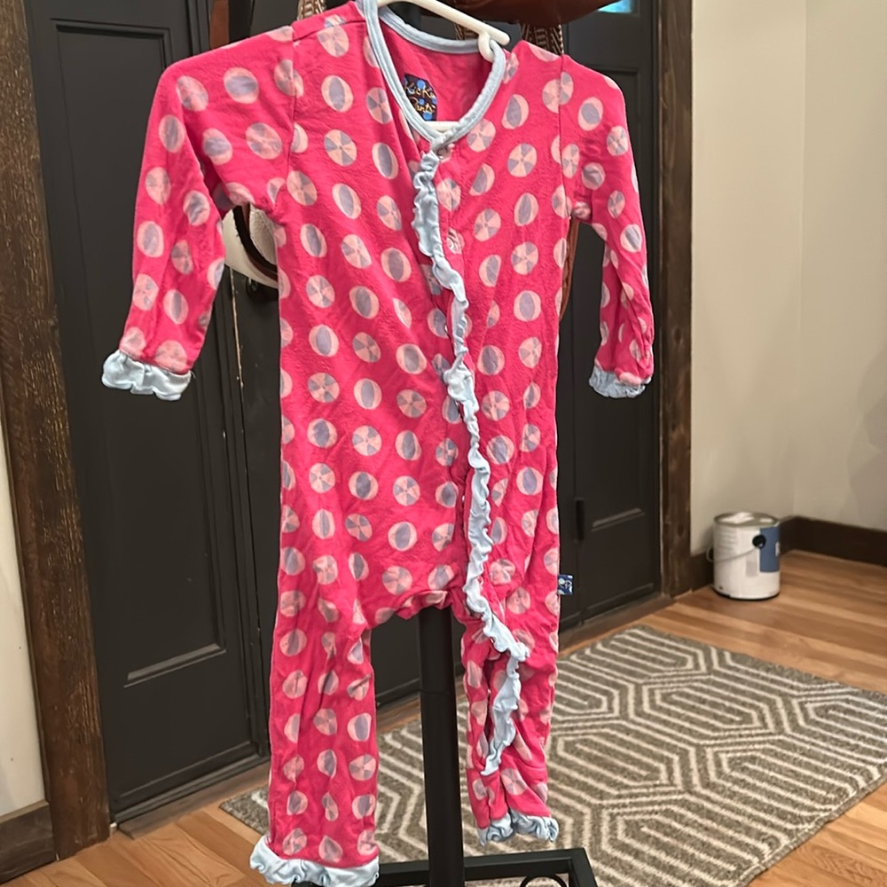 Kicker snap romper